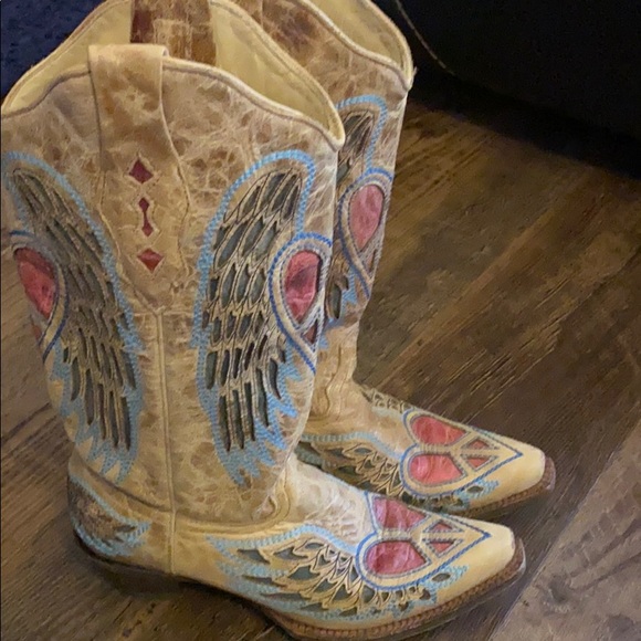Ariat Womens Heritage Distressed Western R Toe Cowboy Boots  Cowgirls boots